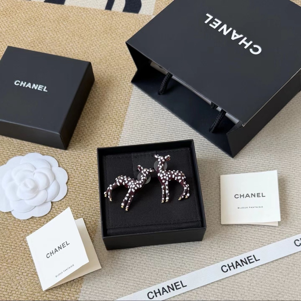 CHANEL STUD EARRINGS