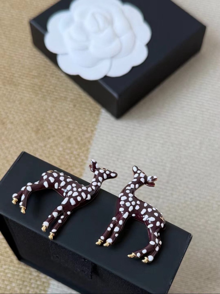 CHANEL STUD EARRINGS