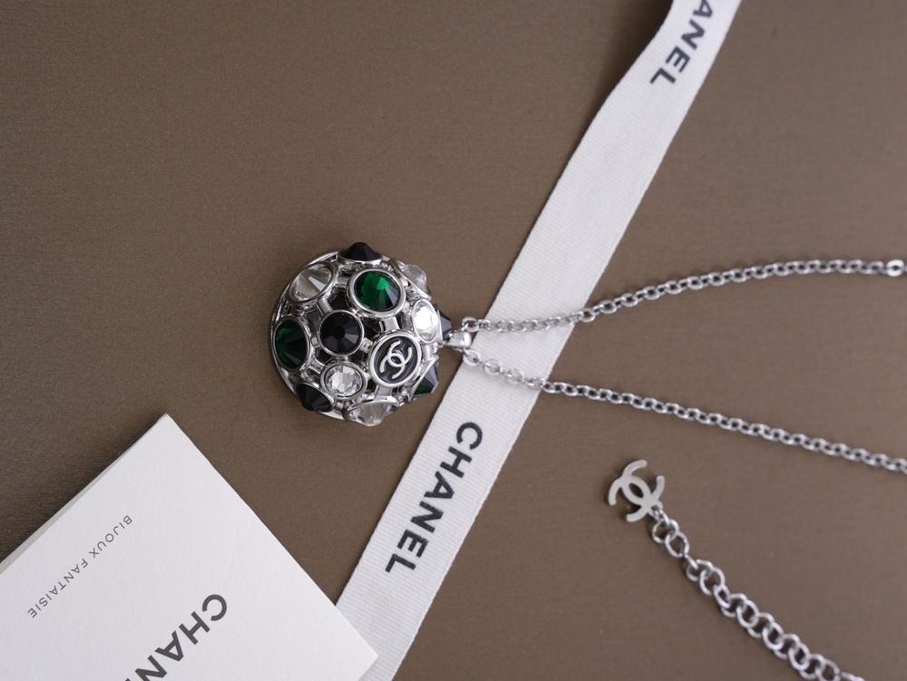 CHANEL SILVER ROUND BALL GREEN CRYSTAL DOUBLE C NECKLACE