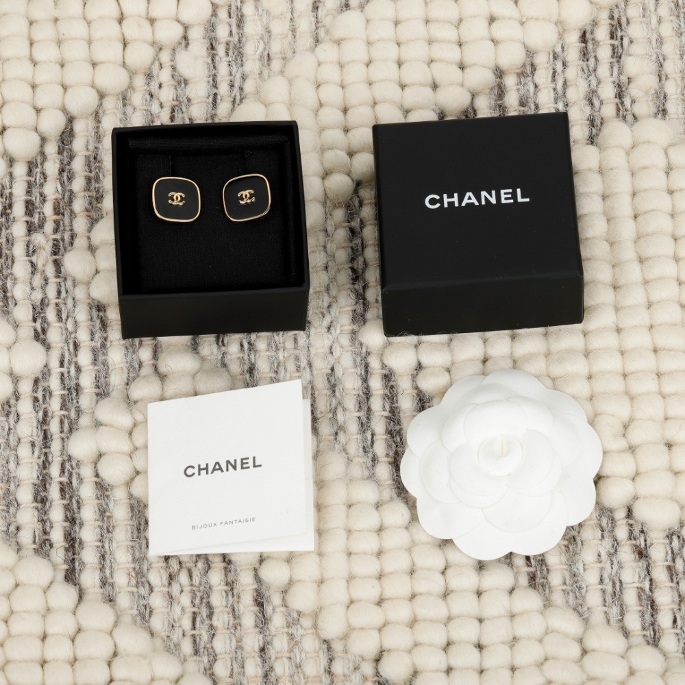 CHANEL BLACK ENAMEL SQUARE CC STUD EARRINGS