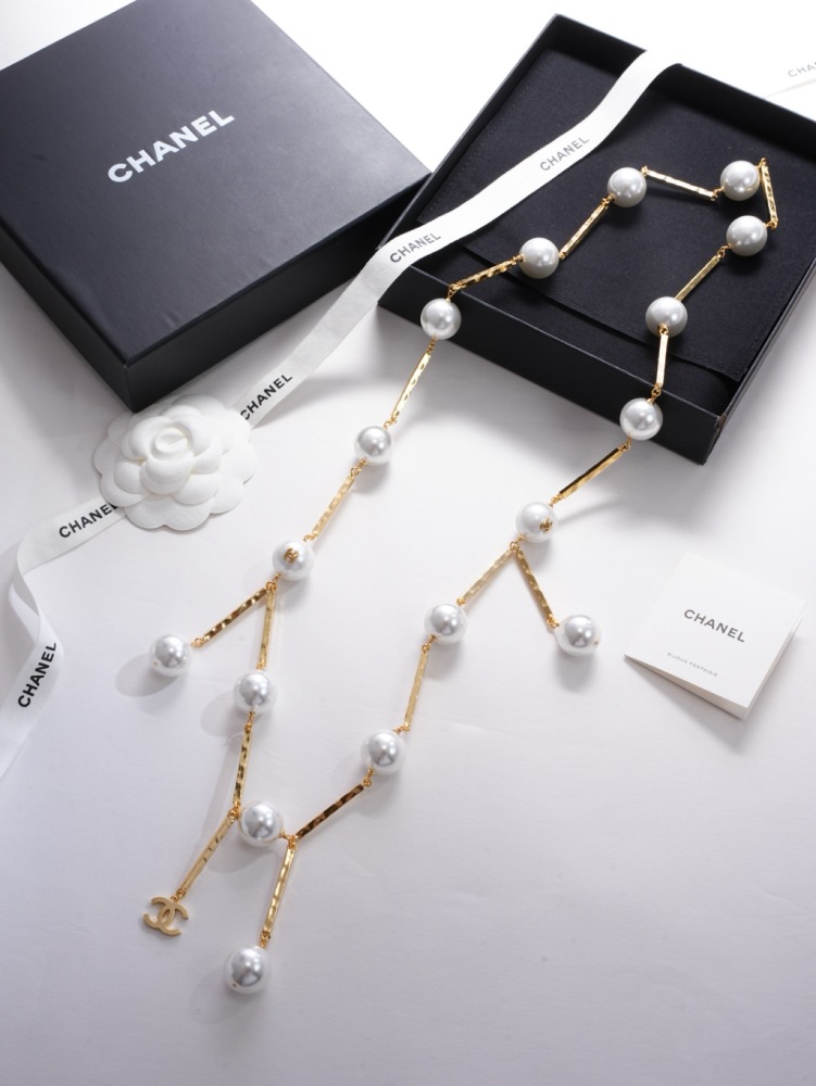 CHANEL PEARL LONG NECKLACE