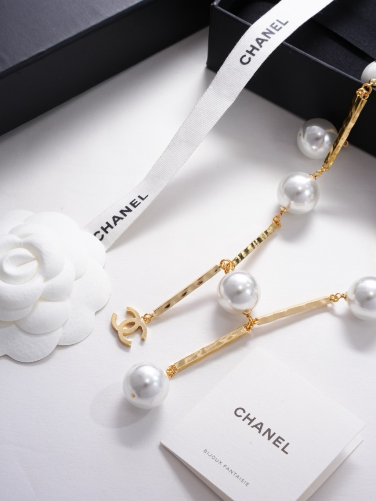 CHANEL PEARL LONG NECKLACE