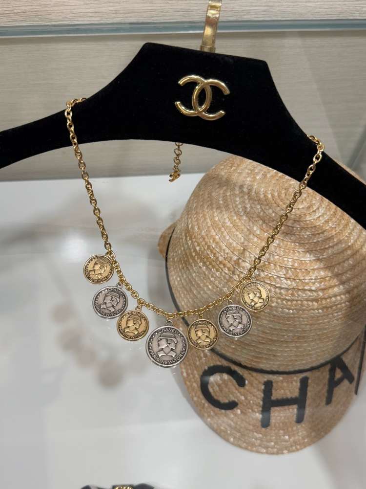 CHANEL TWO-TONE PORTRAIT COIN CHARM NECKLACE