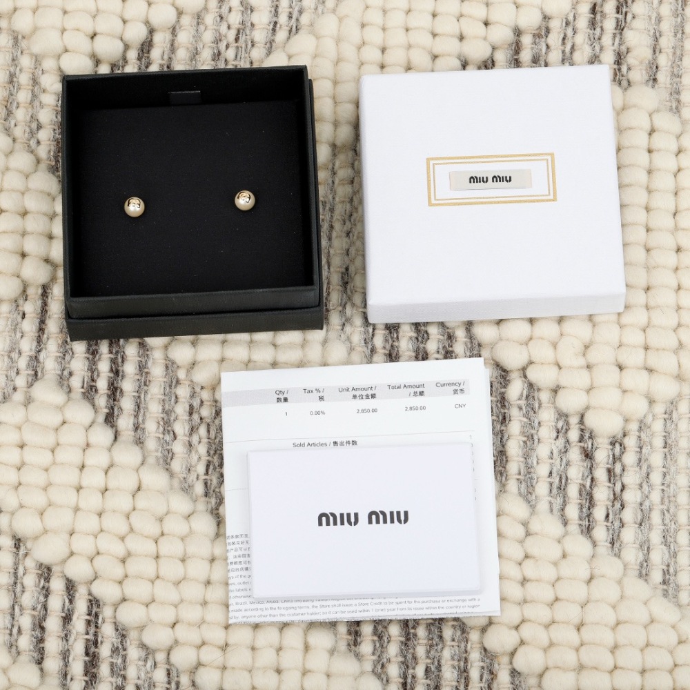 MIU MIU PEARL LOGO STUD EARRINGS