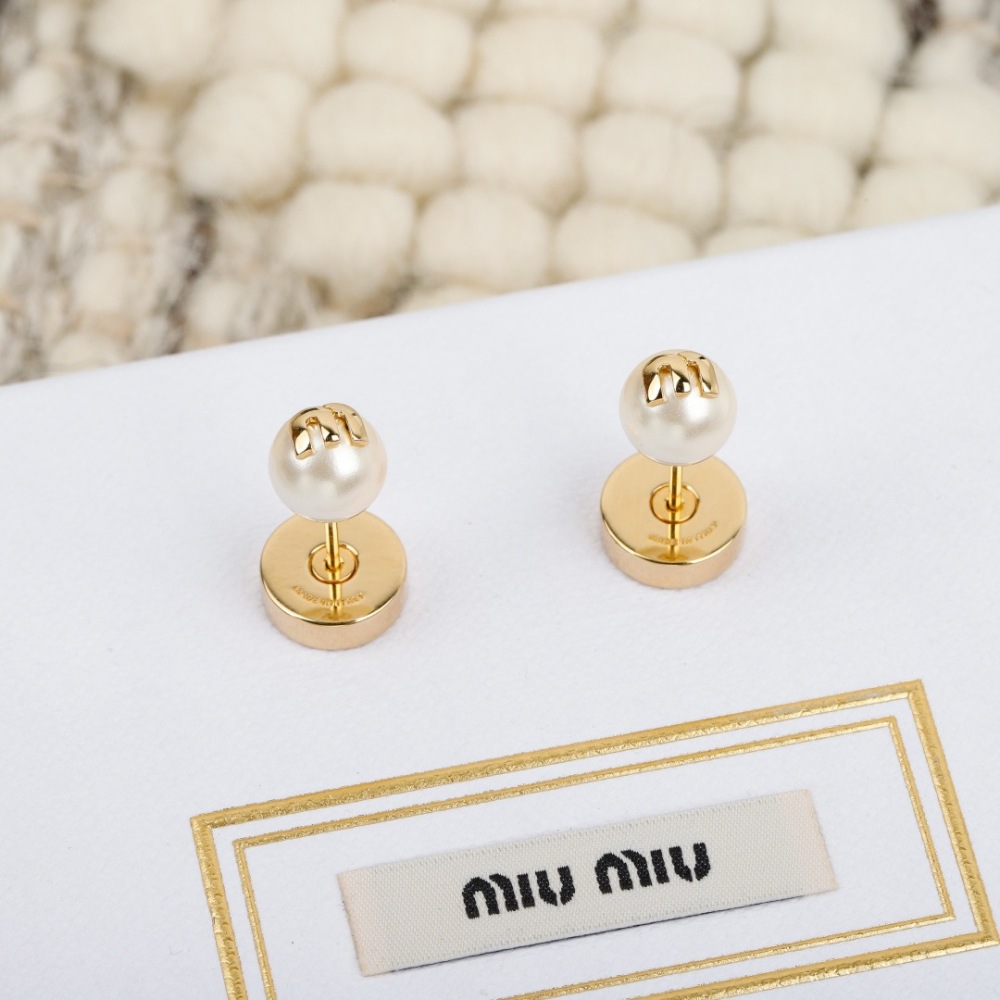 MIU MIU PEARL LOGO STUD EARRINGS