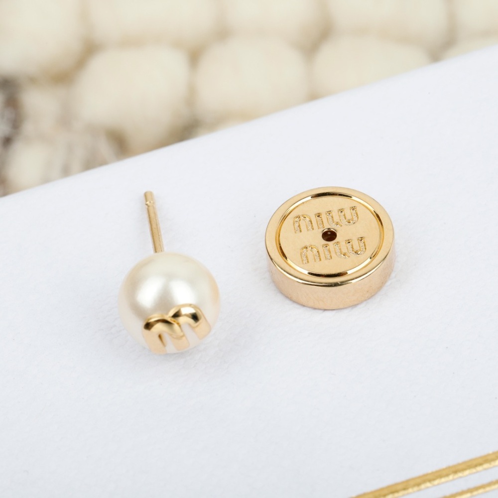 MIU MIU PEARL LOGO STUD EARRINGS