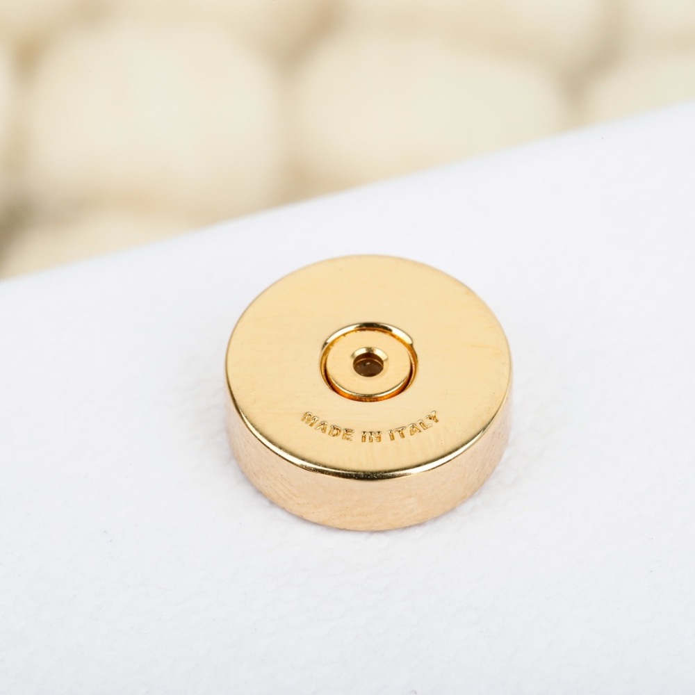 MIU MIU PEARL LOGO STUD EARRINGS