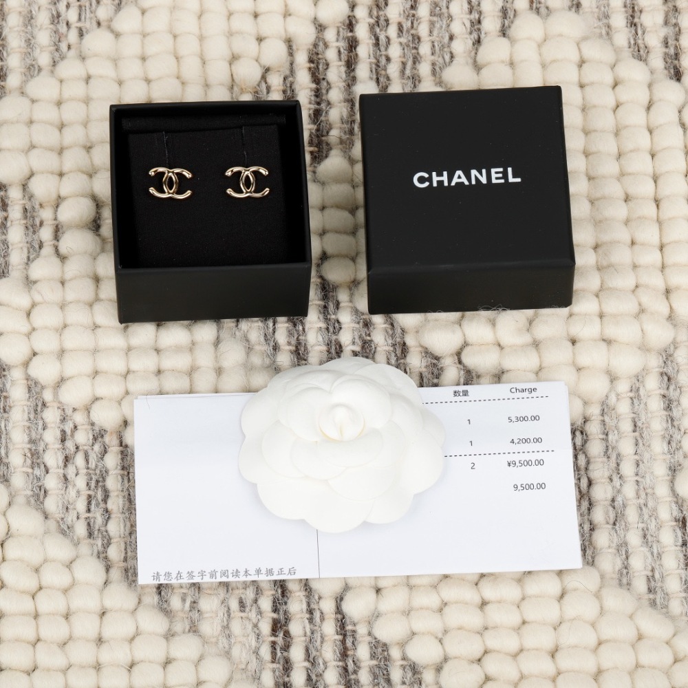 CHANEL CC LOGO STUD EARRINGS