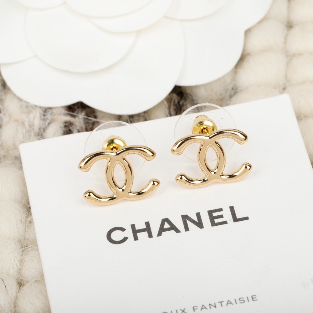 CHANEL CC LOGO STUD EARRINGS