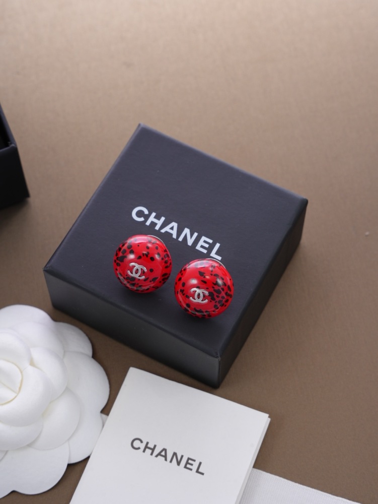 CHANEL CC DALMATIAN SPOT RESIN STUD EARRINGS