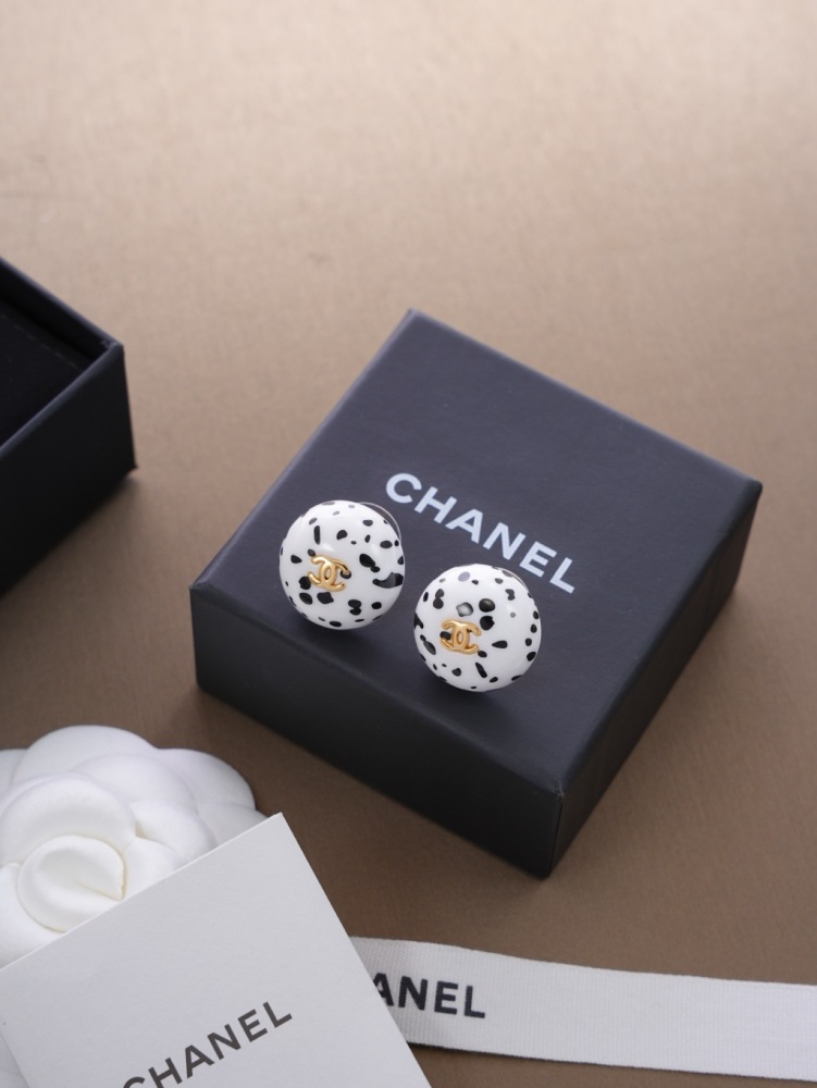 CHANEL CC DALMATIAN SPOT RESIN STUD EARRINGS