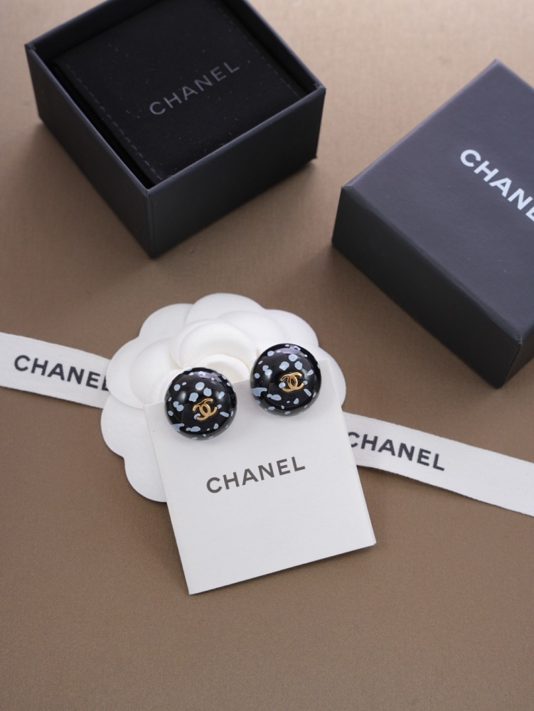 CHANEL CC DALMATIAN SPOT RESIN STUD EARRINGS