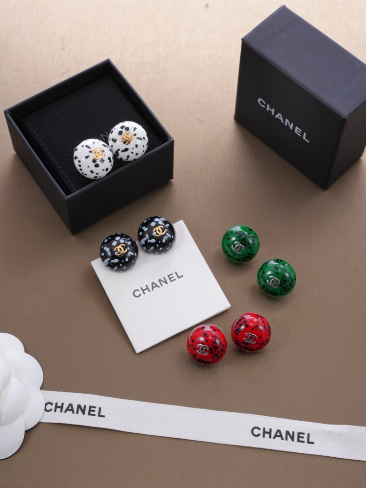CHANEL CC DALMATIAN SPOT RESIN STUD EARRINGS