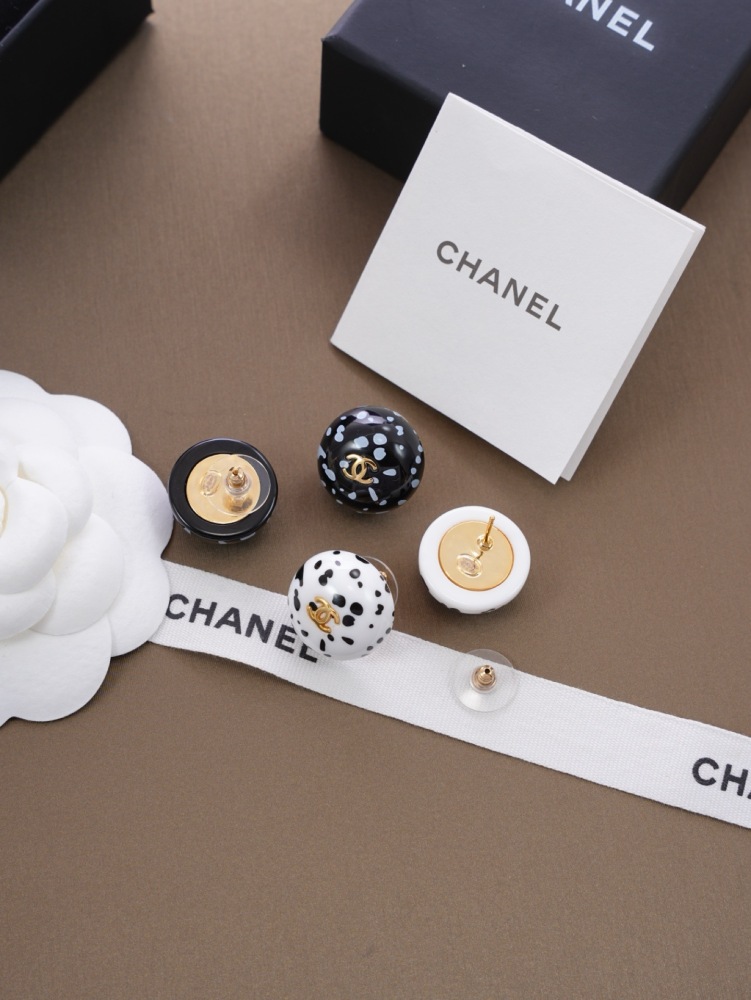 CHANEL CC DALMATIAN SPOT RESIN STUD EARRINGS