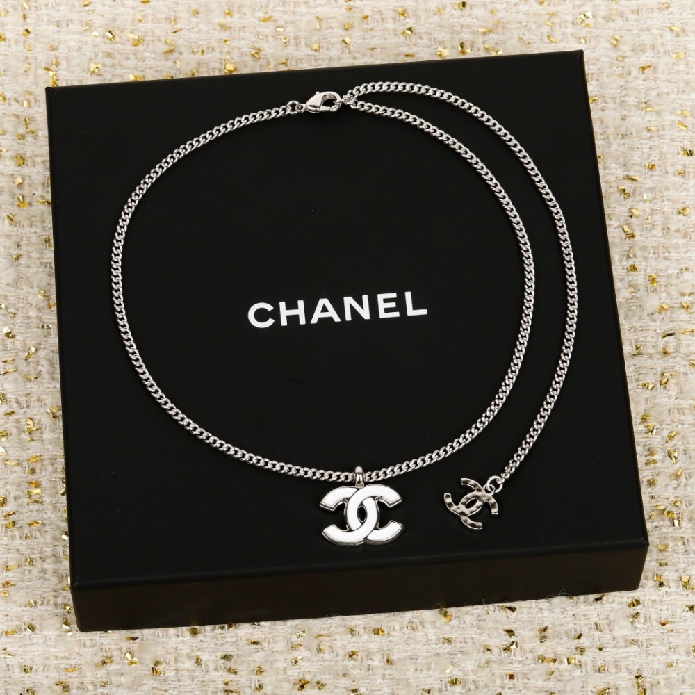 CHANEL WHITE ENAMEL DOUBLE C TWO CHARM CURB CHAIN NECKLACE