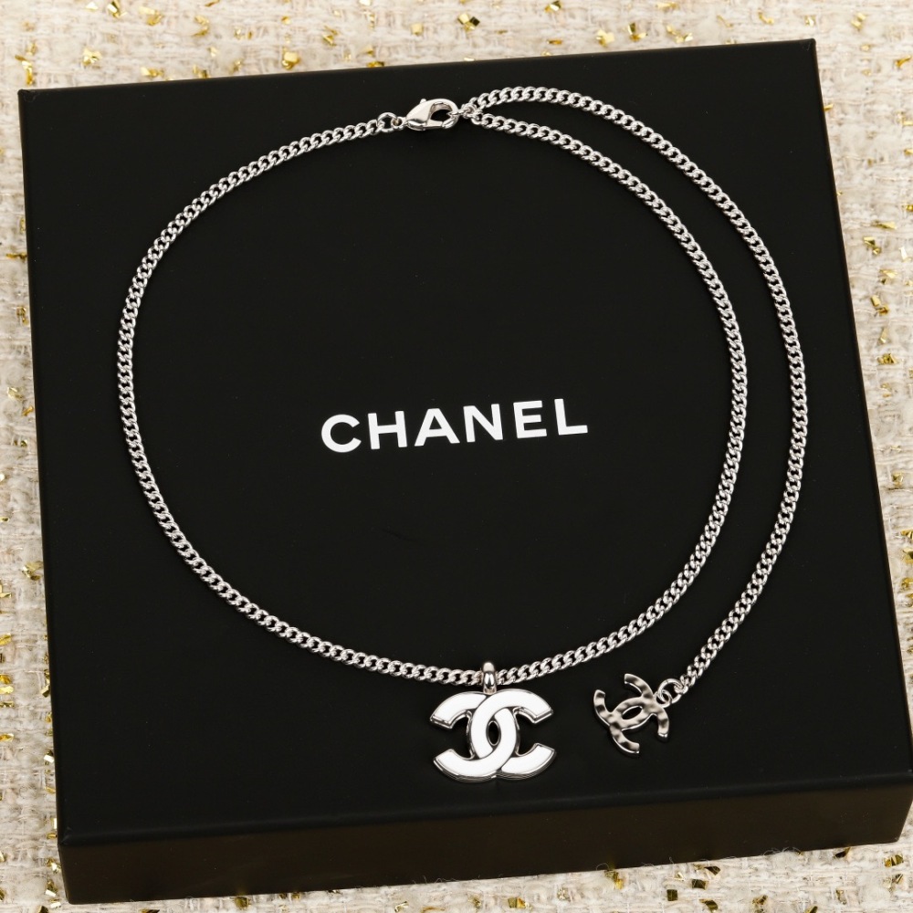 CHANEL WHITE ENAMEL DOUBLE C TWO CHARM CURB CHAIN NECKLACE