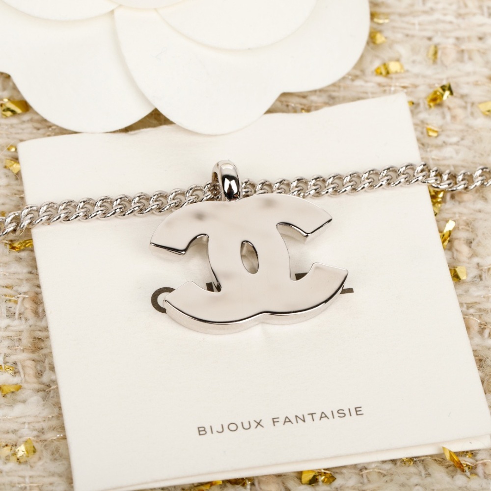 CHANEL WHITE ENAMEL DOUBLE C TWO CHARM CURB CHAIN NECKLACE