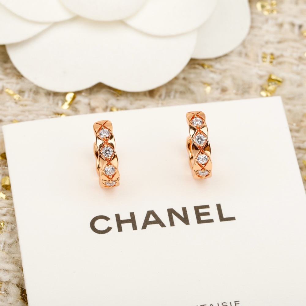 CHANEL QUILTED DIAMOND PAVED CRYSTAL HUGGIE EARRINGS