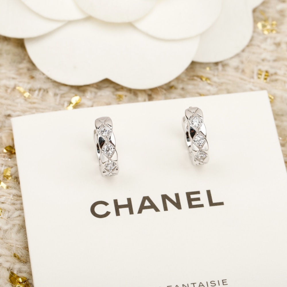 CHANEL QUILTED DIAMOND PAVED CRYSTAL HUGGIE EARRINGS