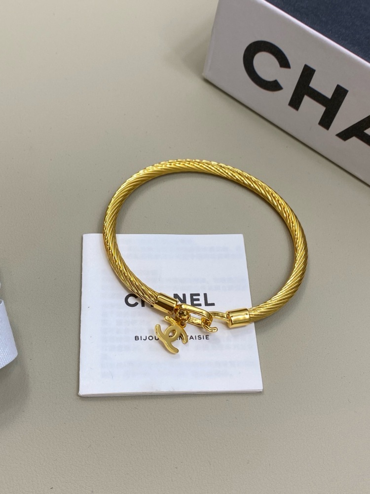 CHANEL TWISTED CABLE DOUBLE C CHARM BANGLE