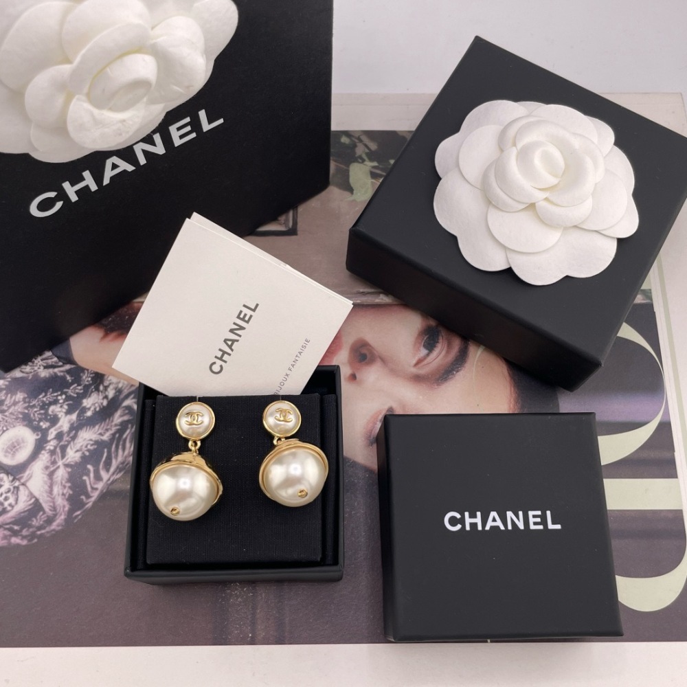 CHANEL CC DOUBLE PEARL DROP EARRINGS