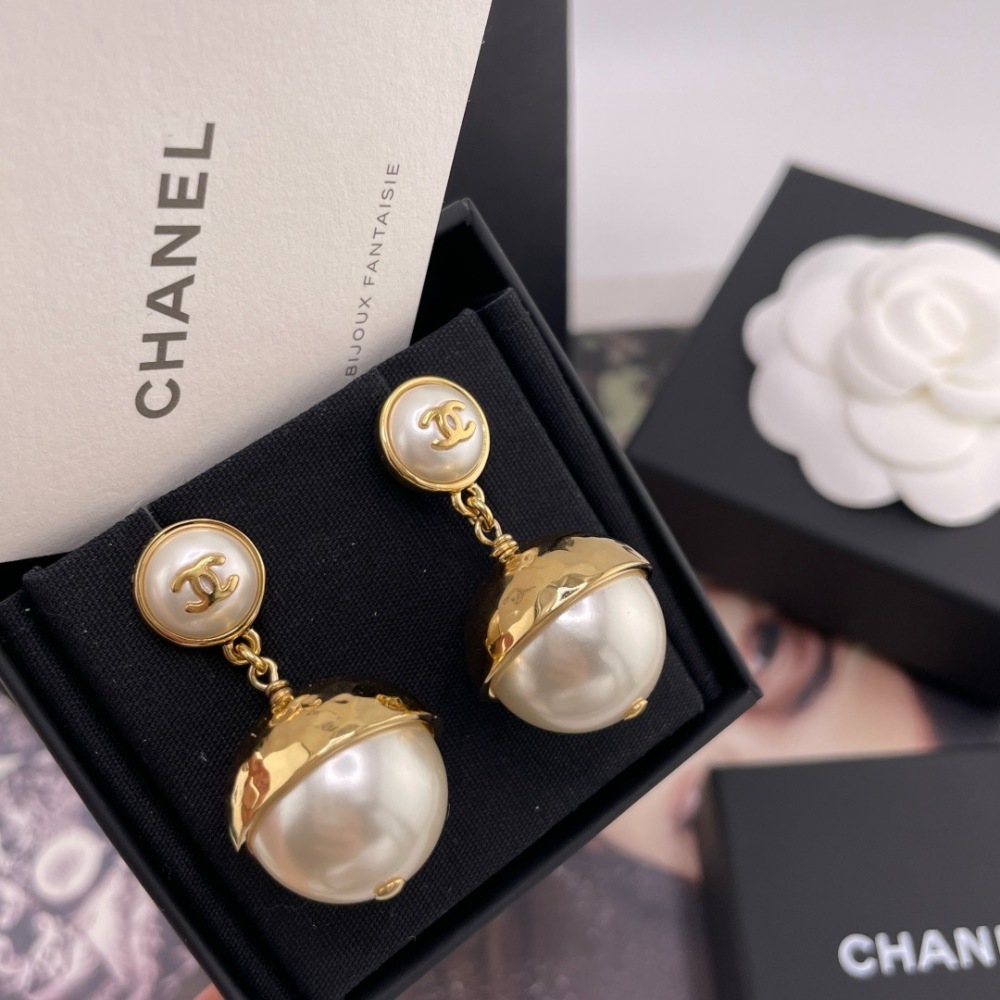 CHANEL CC DOUBLE PEARL DROP EARRINGS