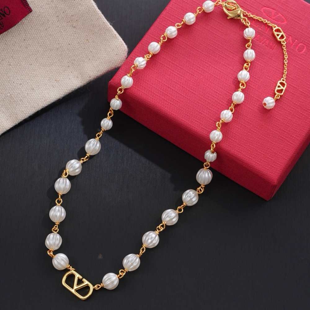 VALENTINO VLOGO RIBBED PEARL NECKLACE