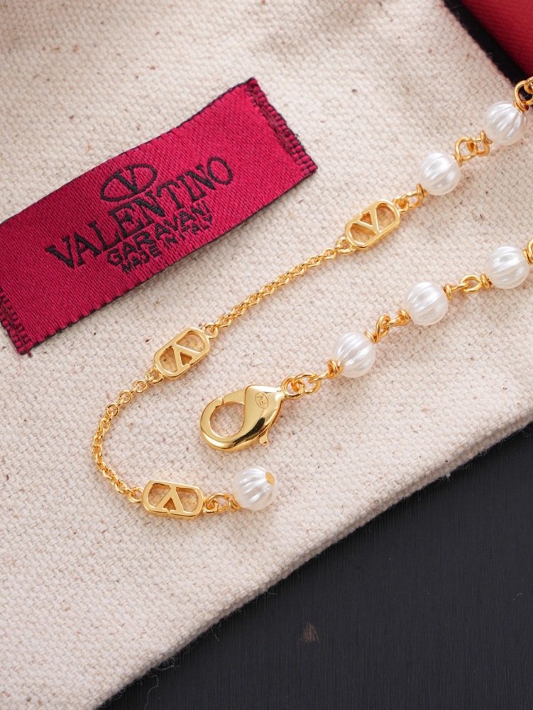 VALENTINO VLOGO RIBBED PEARL NECKLACE