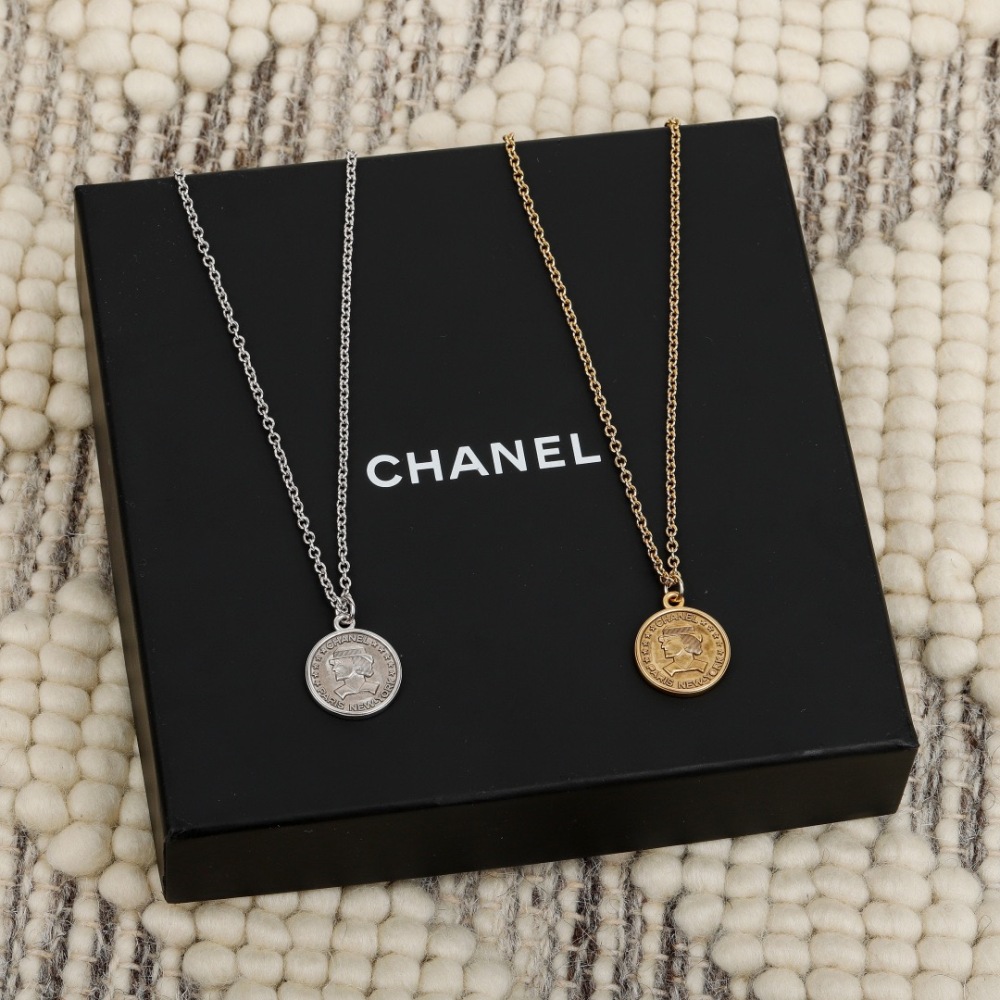 CHANEL COCO PORTRAIT COIN PENDANT NECKLACE