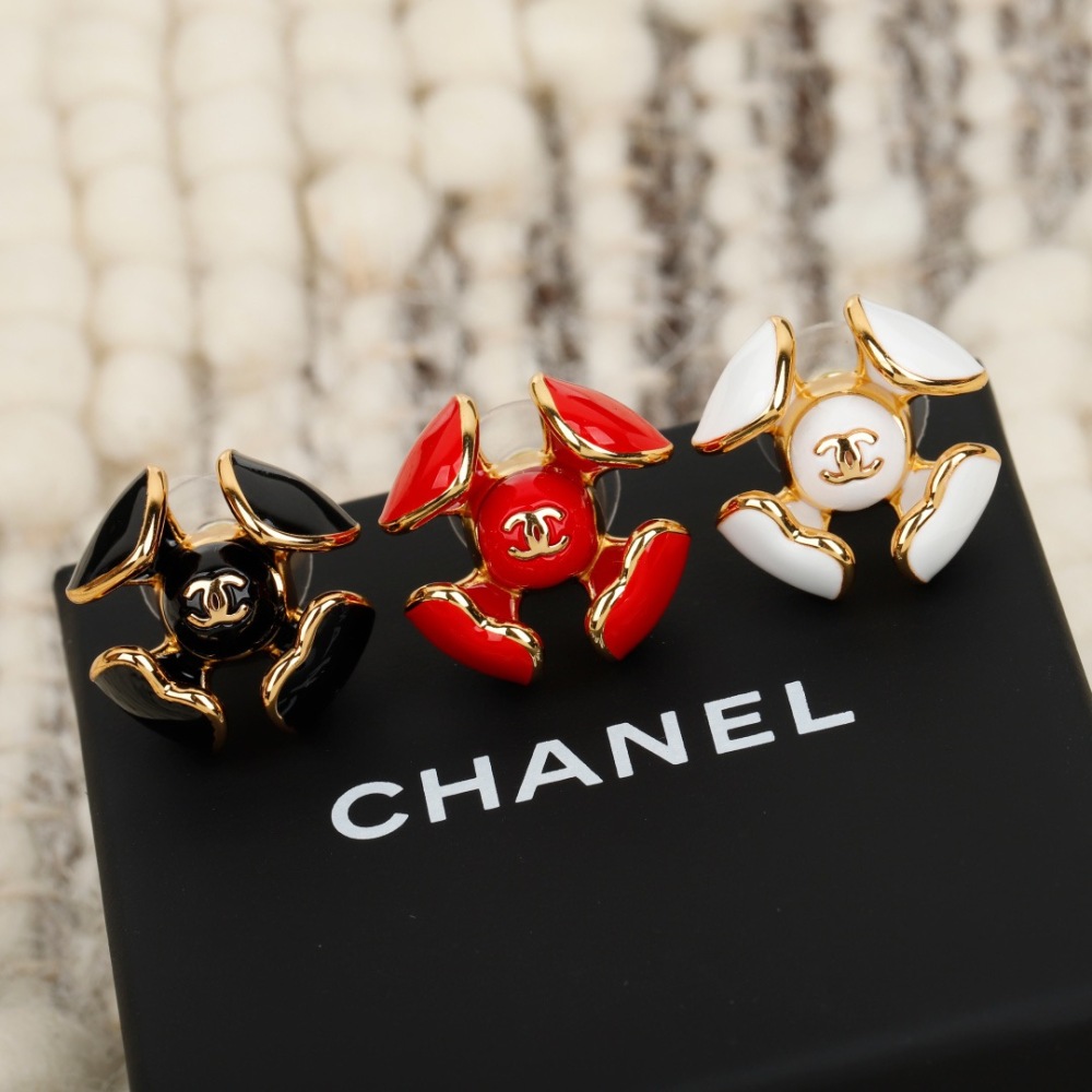 CHANEL ENAMEL FOUR‑PETAL CC STUD EARRINGS