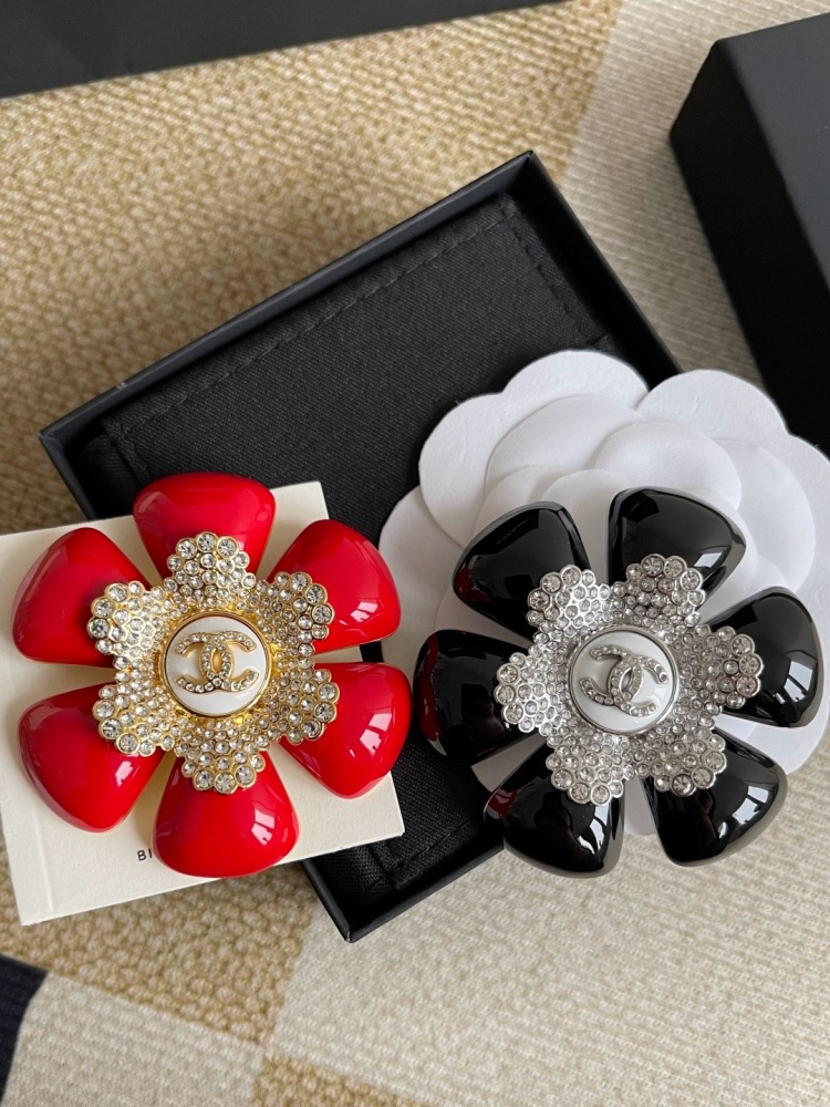 CHANEL RED ENAMEL CAMELLIA GOLD RHINESTONE DOUBLE C BROOCH