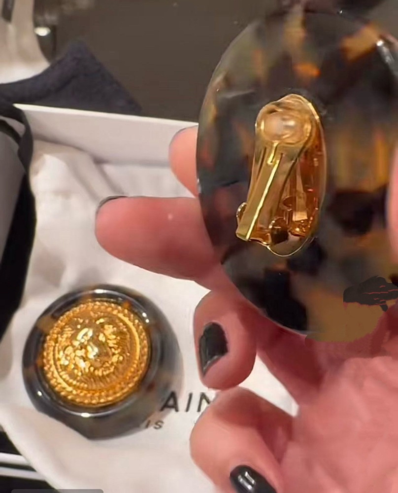 CHANEL TORTOISE SHELL GOLD LION HEAD CLIP ON EARRINGS