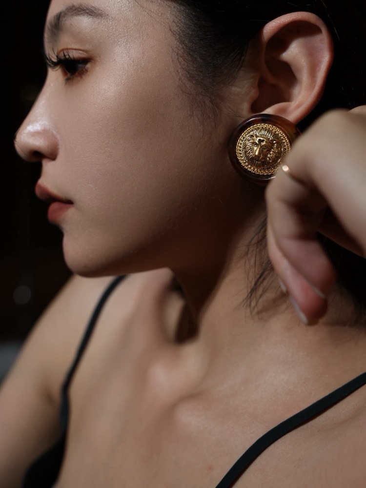 CHANEL TORTOISE SHELL GOLD LION HEAD CLIP ON EARRINGS
