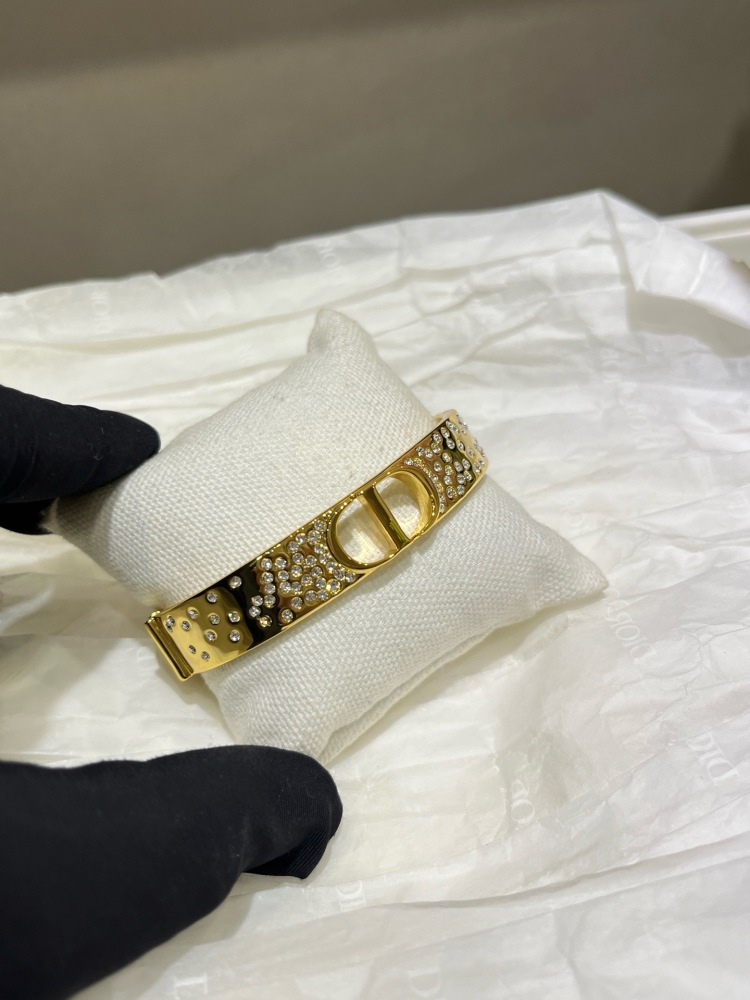 DIOR GOLD CD BLACK SATIN BOW HAIR CLIP & CRYSTAL CUFF BANGLE SET