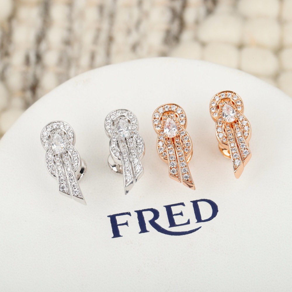 FRED FORCE 10 DIAMOND STUD EARRINGS