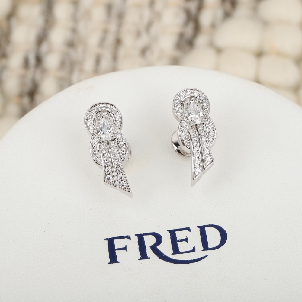 FRED FORCE 10 DIAMOND STUD EARRINGS