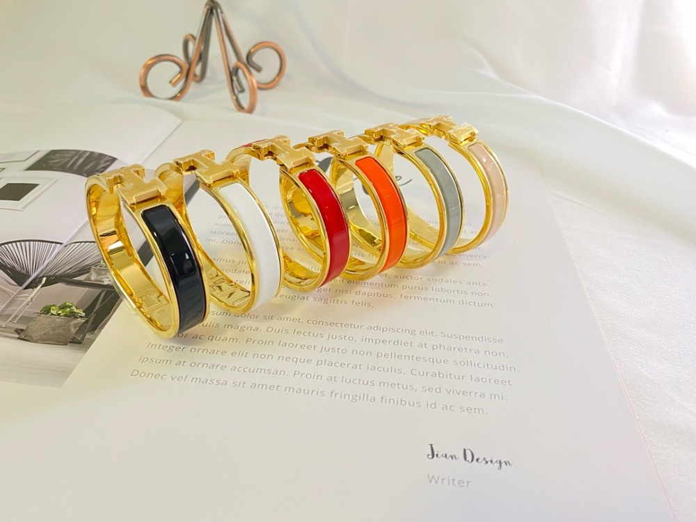 HERMES Clic H Enamel Bracelet