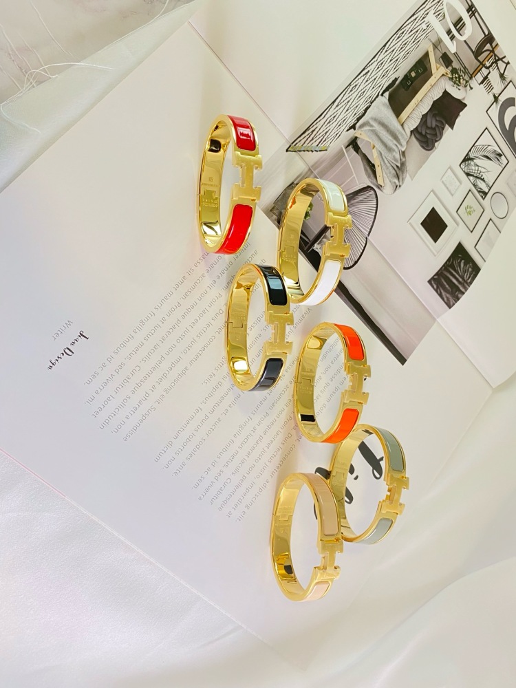 HERMES Clic H Enamel Bracelet