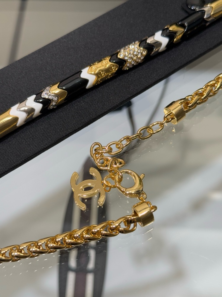 CHANEL ENAMEL ZIGZAG CHOKER NECKLACE