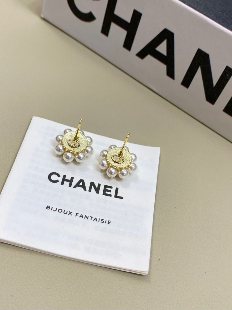 CHANEL PEARL FLOWER STUD EARRINGS, GOLD‑TONE