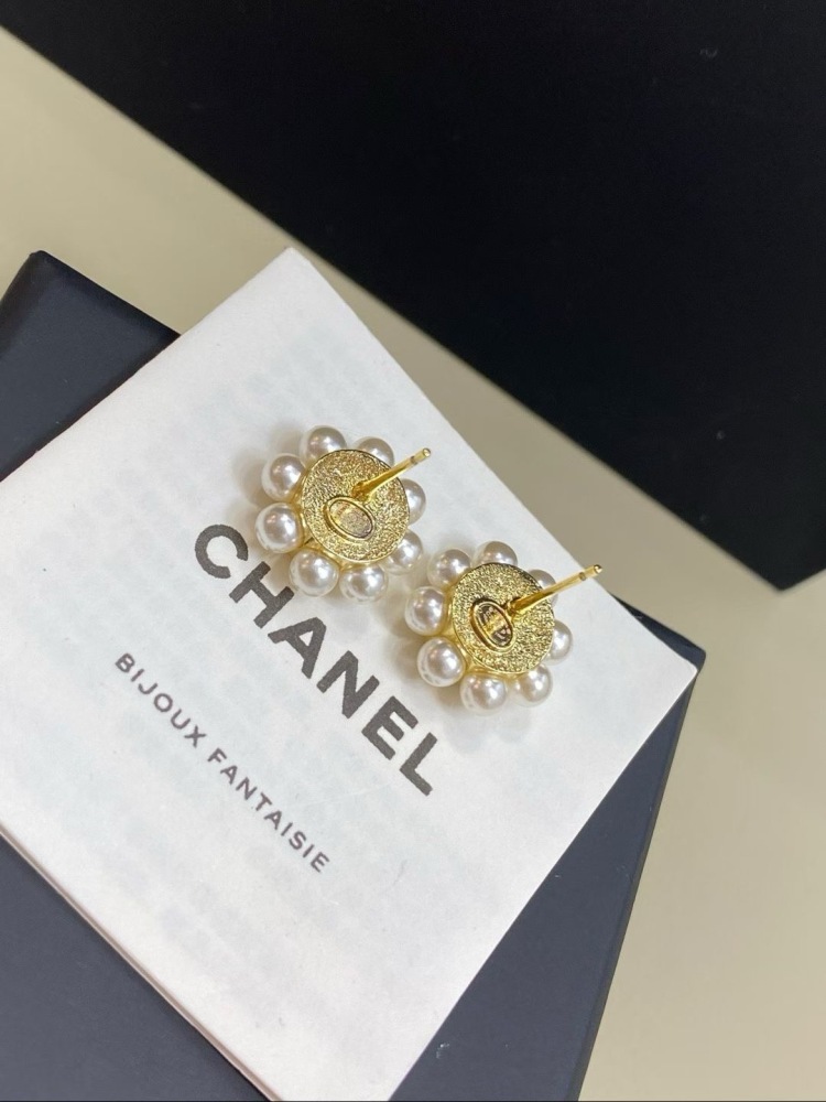 CHANEL PEARL FLOWER STUD EARRINGS, GOLD‑TONE