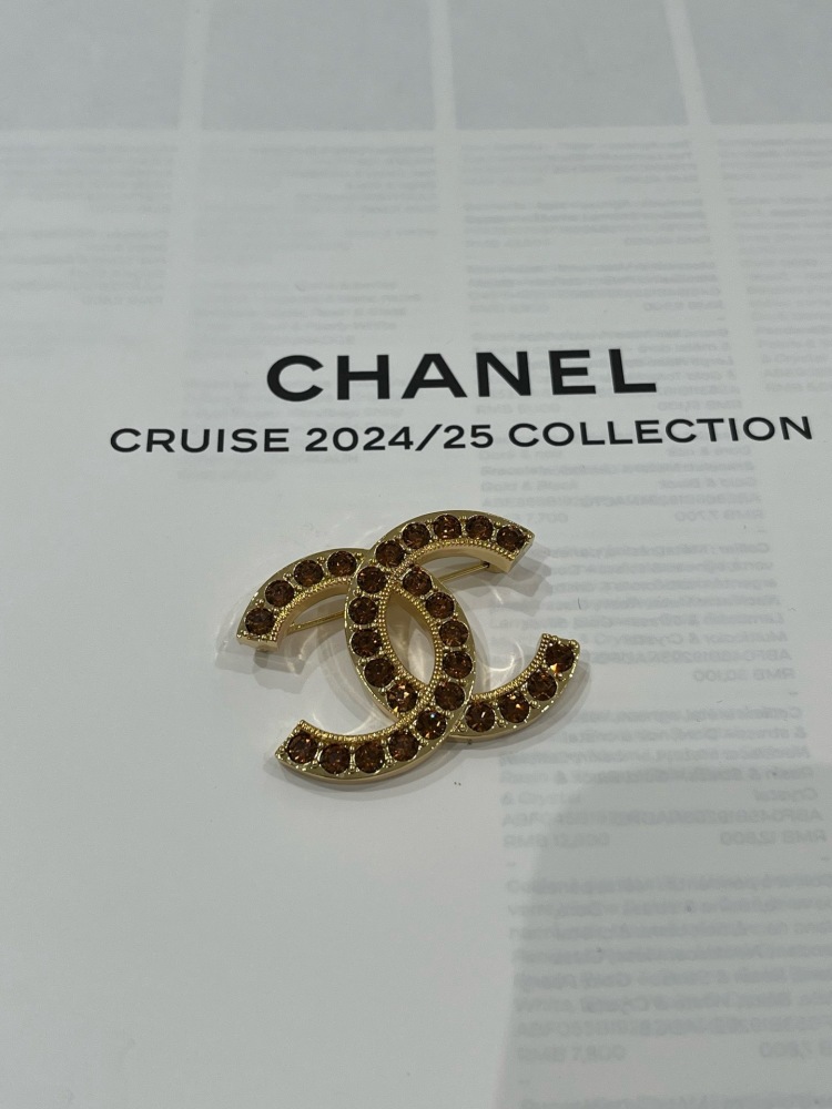 CHANEL AMBER STRASS CC BROOCH