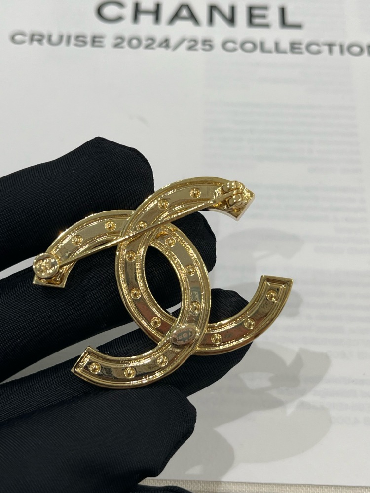 CHANEL AMBER STRASS CC BROOCH