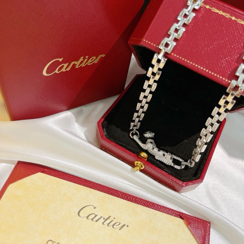 CARTIER PANTHÈRE DE CARTIER BRACELET, 18K WHITE GOLD FULL PAVÉ DIAMONDS, EMERALD EYES & ONYX SPOTS