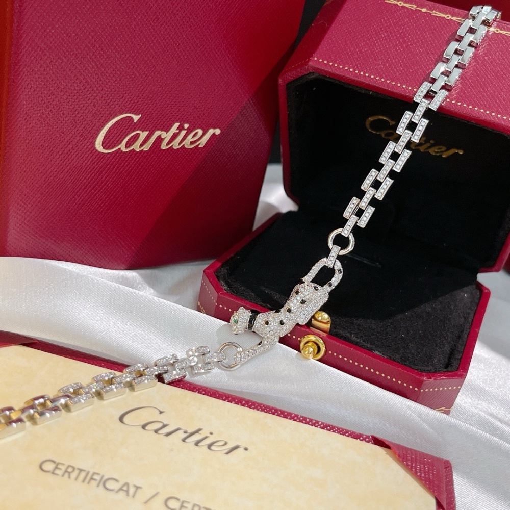 CARTIER PANTHÈRE DE CARTIER BRACELET, 18K WHITE GOLD FULL PAVÉ DIAMONDS, EMERALD EYES & ONYX SPOTS