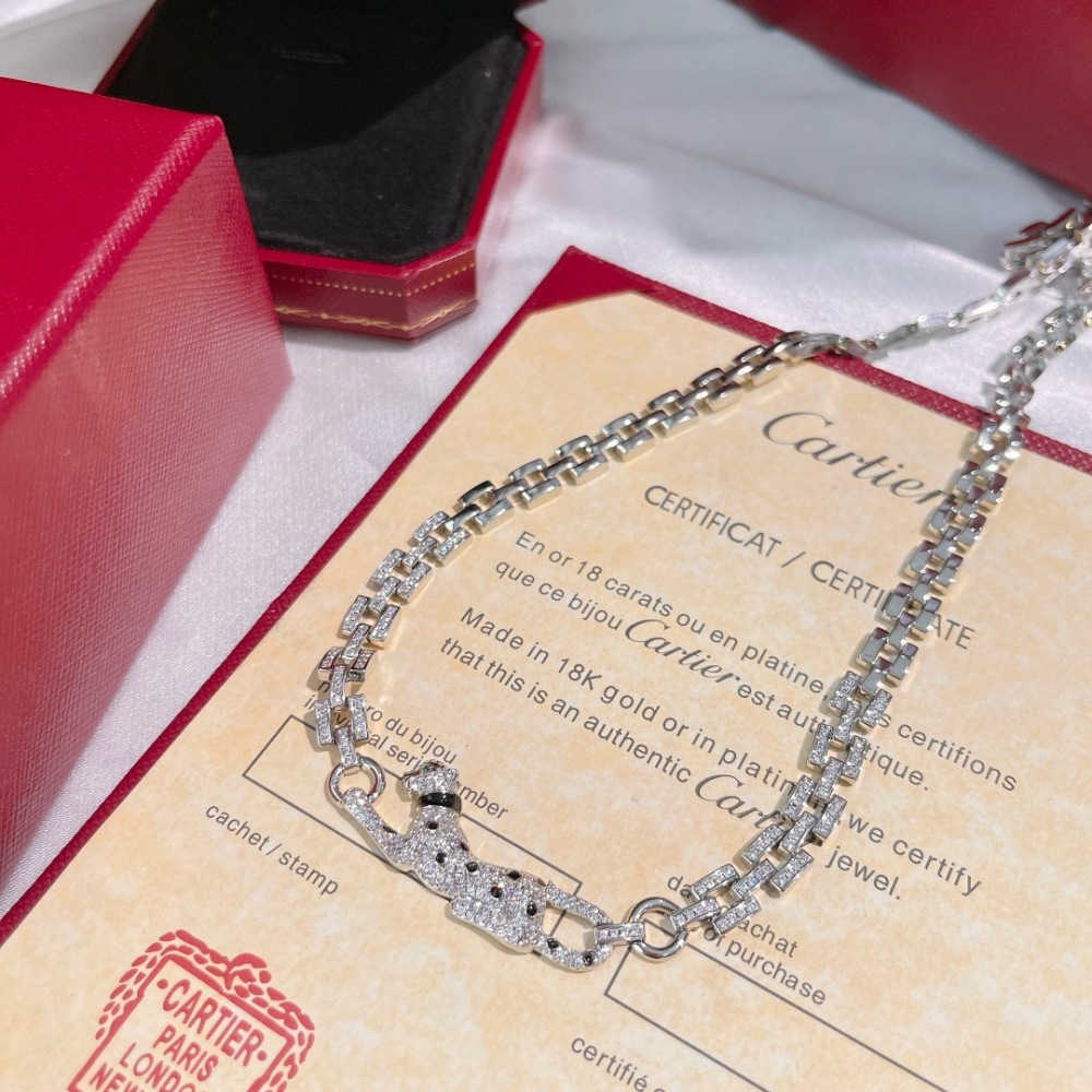 CARTIER PANTHÈRE DE CARTIER BRACELET, 18K WHITE GOLD FULL PAVÉ DIAMONDS, EMERALD EYES & ONYX SPOTS