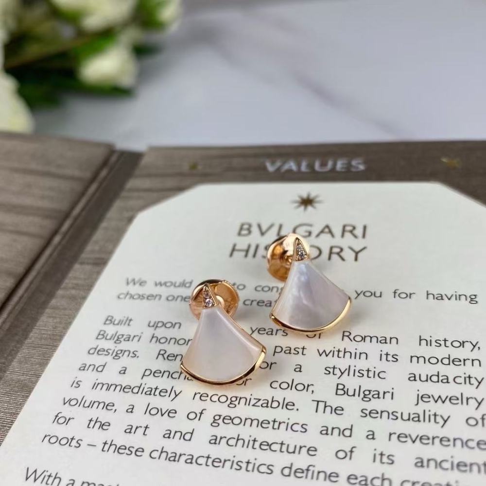 BVLGARI DIVAS’ DREAM ROSE GOLD MOTHER-OF-PEARL DIAMOND EARRINGS