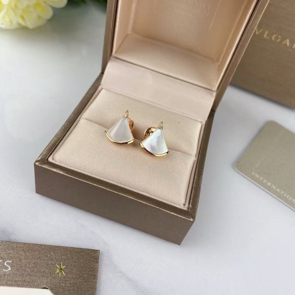 BVLGARI DIVAS’ DREAM ROSE GOLD MOTHER-OF-PEARL DIAMOND EARRINGS
