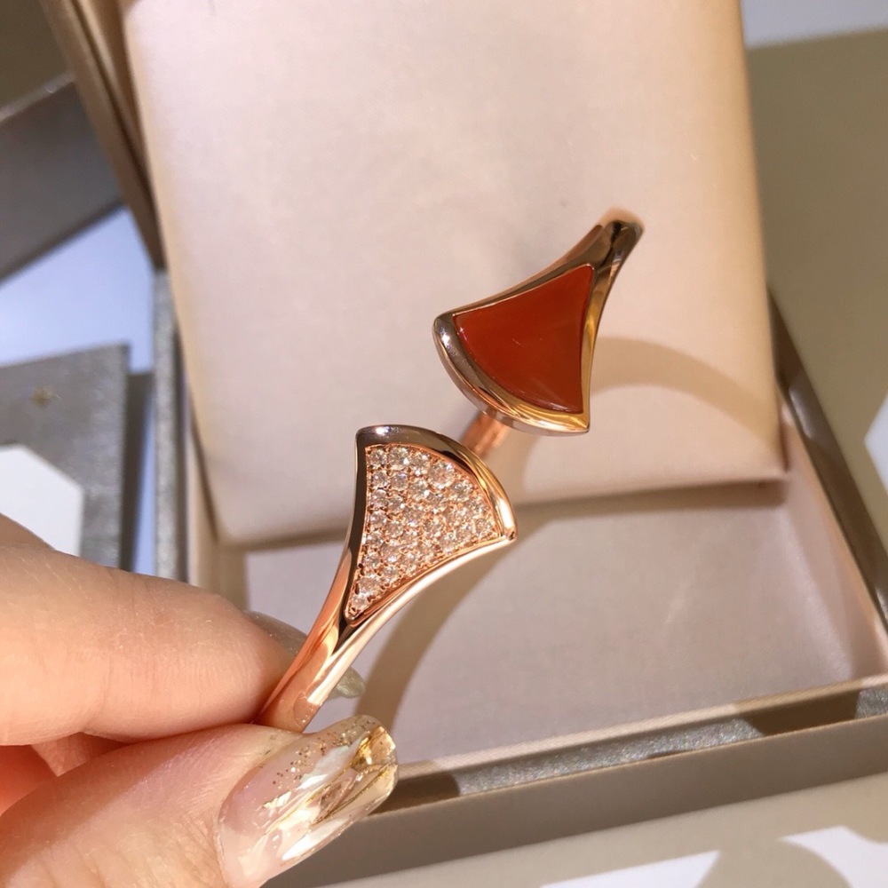 BVLGARI DIVAS DREAM CARNELIAN DIAMOND ROSE GOLD OPEN BANGLE
