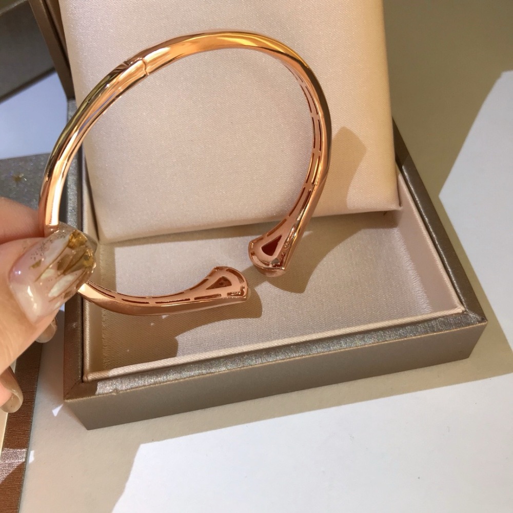 BVLGARI DIVAS DREAM CARNELIAN DIAMOND ROSE GOLD OPEN BANGLE